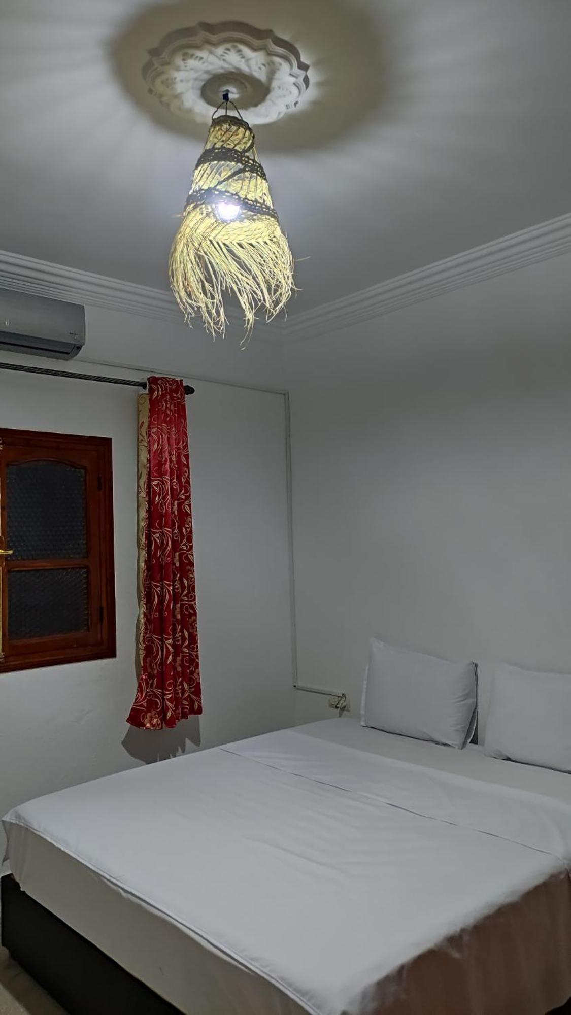 Warzazat Hostel Exteriér fotografie